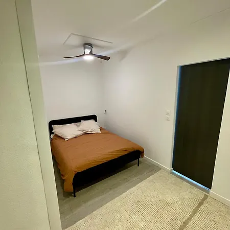 T2 Centre Apartment *